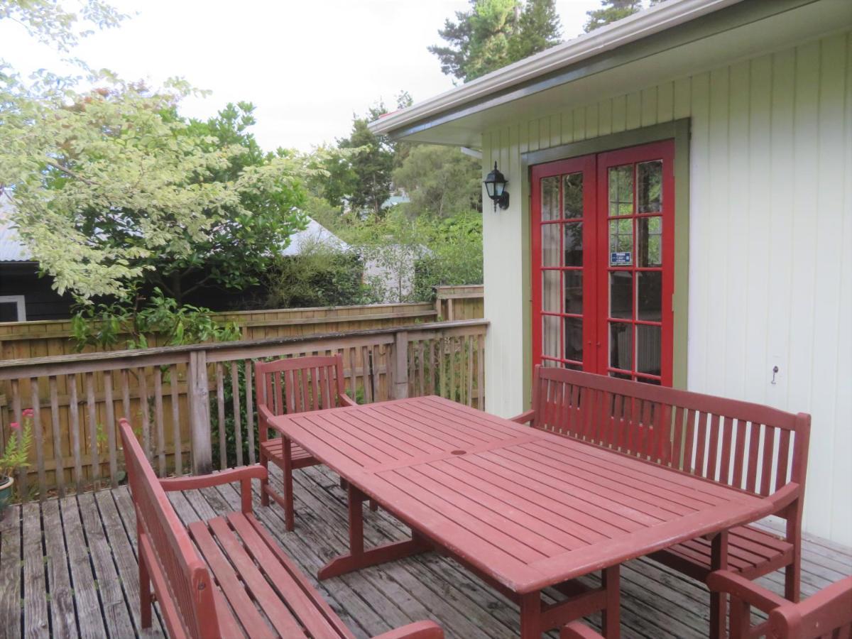 Twin Totara Cottage อัปเปอร์ฮัทท์ ภายนอก รูปภาพ