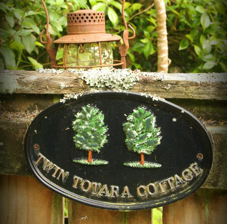 Twin Totara Cottage อัปเปอร์ฮัทท์ ภายนอก รูปภาพ