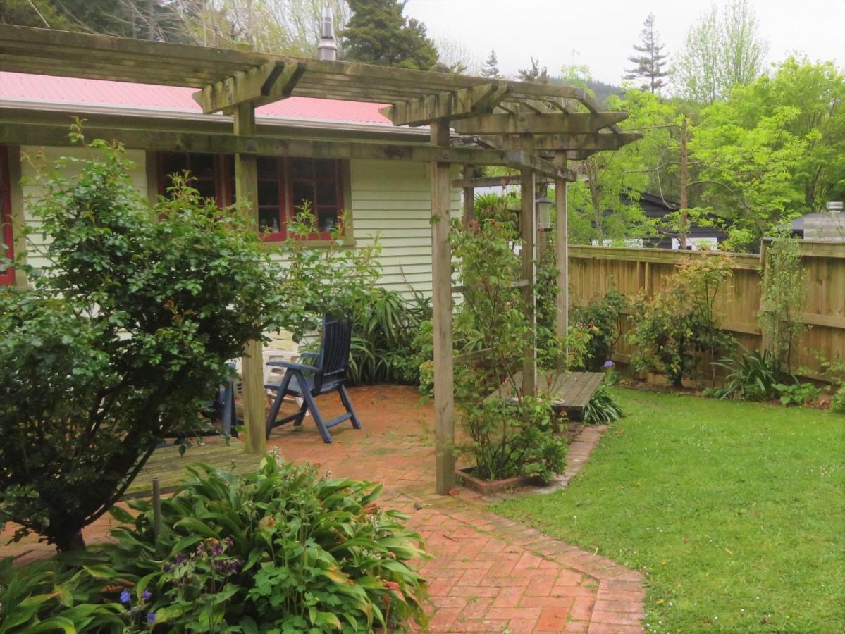 Twin Totara Cottage อัปเปอร์ฮัทท์ ภายนอก รูปภาพ
